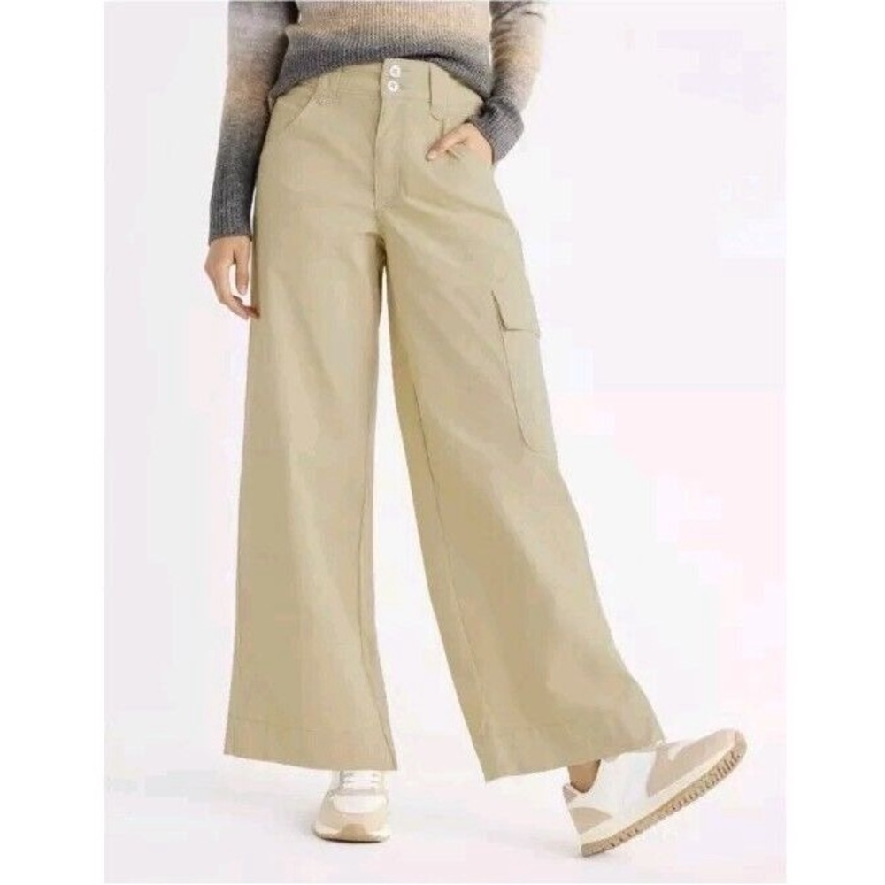 Time and Tru Women’s Tan Wide Leg Corduroy Pants